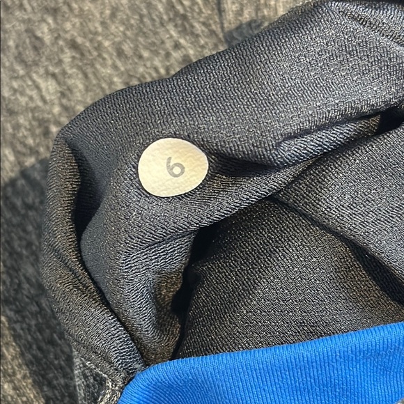 Lululemon Athletica Gray and Blue Leggings with Curved Panels - Picture 6 of 7